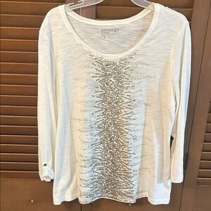 + NEW Chico’s Women's White Top With Silver Sequin Design in Front